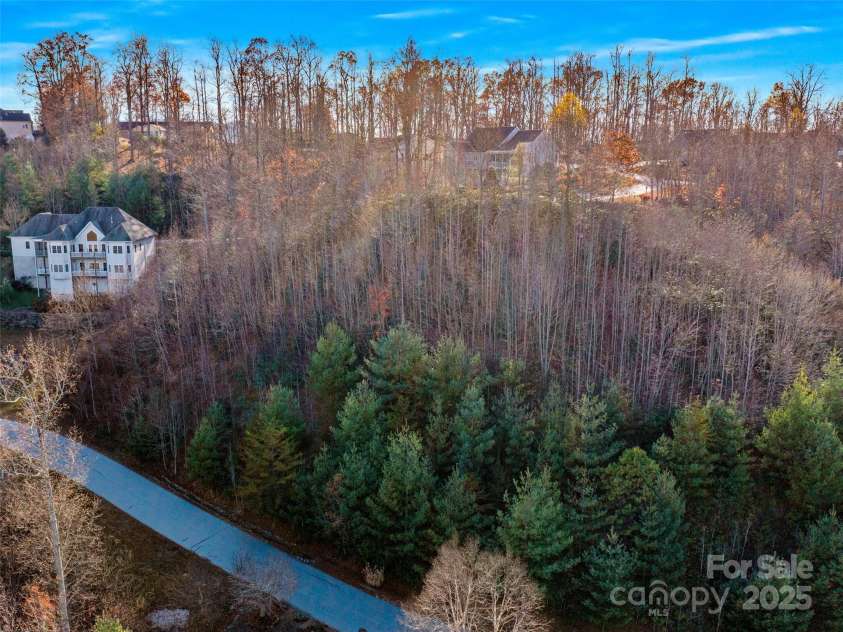 99999 Bay Laurel Lane, Hendersonville, NC 28791.  MLS# CAR4206754, YatesRealty ID 845. 