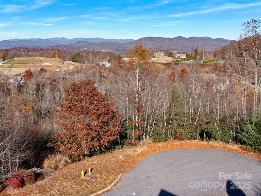 99999 Bay Laurel Lane, Hendersonville, NC 28791.  MLS# CAR4206754, YatesRealty ID 845. 