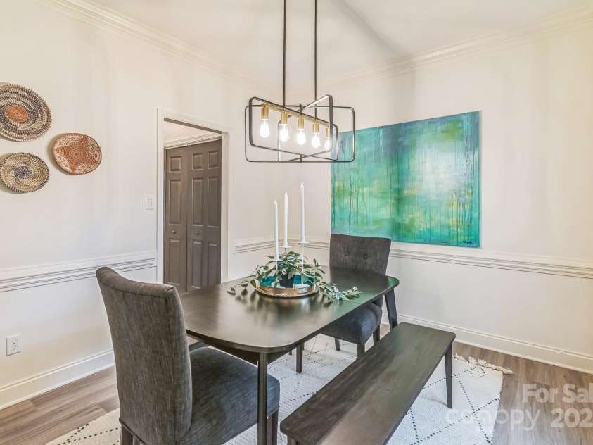 9509 Green Apple Drive, Charlotte, NC 28215.  MLS# CAR4206111, YatesRealty ID 8451. 