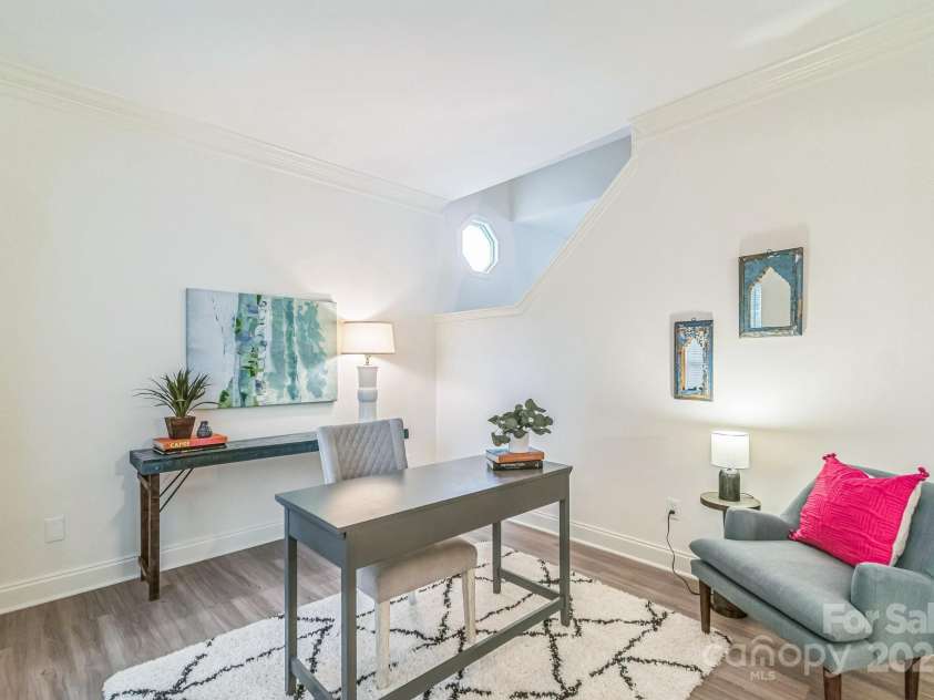 9509 Green Apple Drive, Charlotte, NC 28215.  MLS# CAR4206111, YatesRealty ID 8451. 
