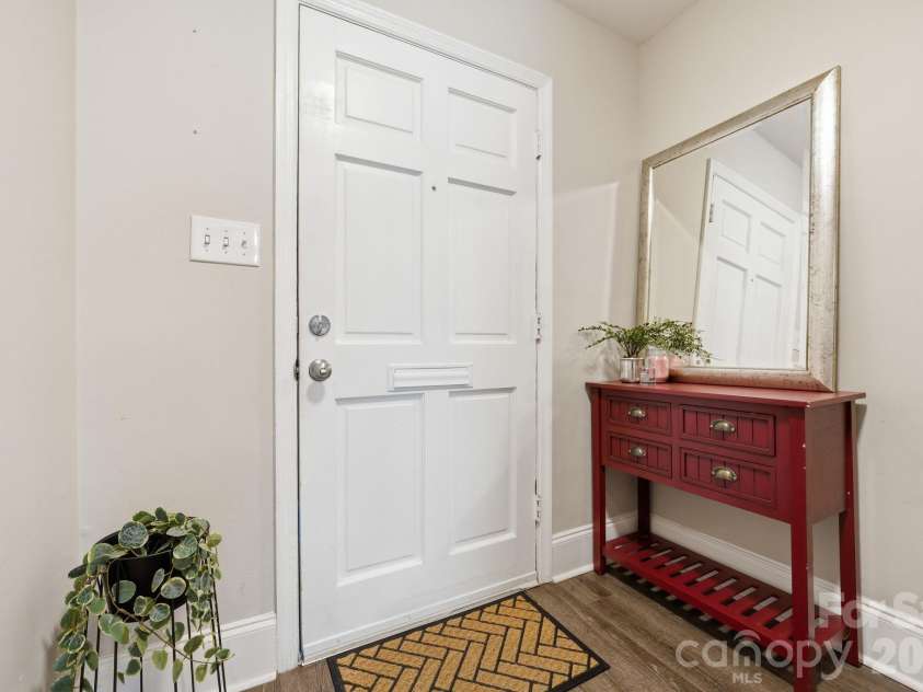 8033 Regent Park Lane, Charlotte, NC 28210.  MLS# CAR4359200, YatesRealty ID 8452. 