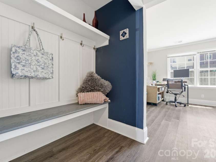 8033 Regent Park Lane, Charlotte, NC 28210.  MLS# CAR4359200, YatesRealty ID 8452. 