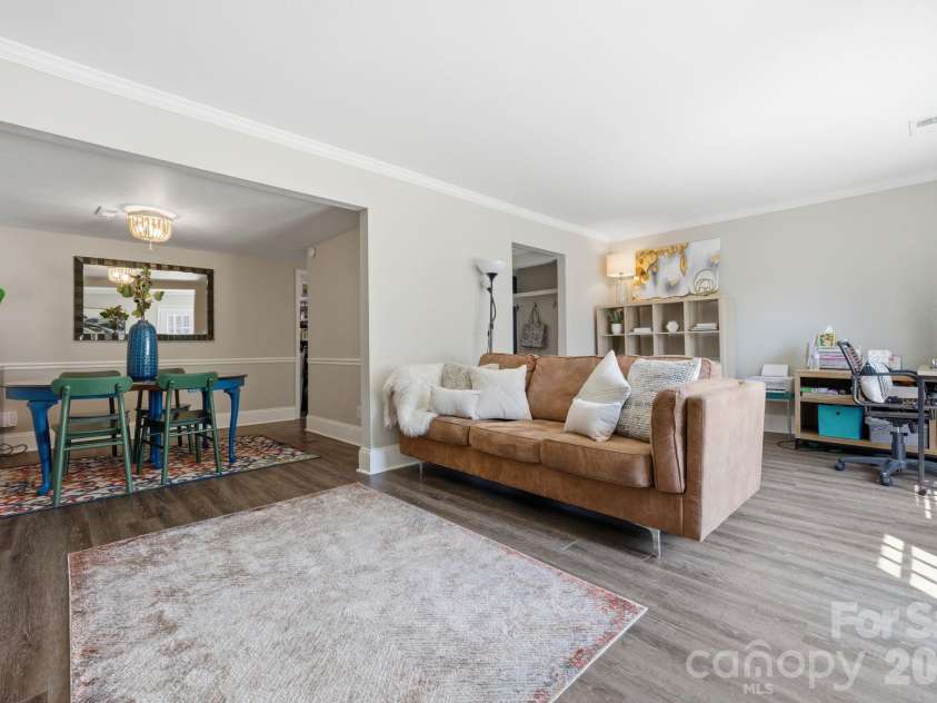 8033 Regent Park Lane, Charlotte, NC 28210.  MLS# CAR4359200, YatesRealty ID 8452. 