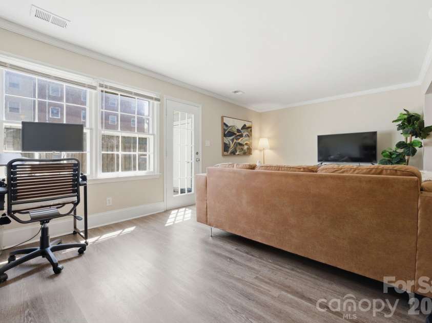 8033 Regent Park Lane, Charlotte, NC 28210.  MLS# CAR4359200, YatesRealty ID 8452. 