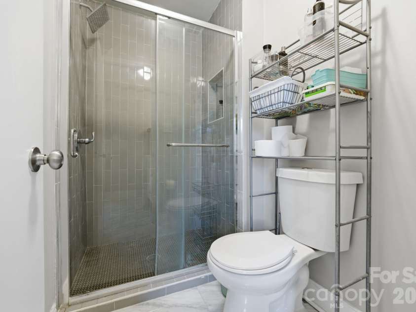 8033 Regent Park Lane, Charlotte, NC 28210.  MLS# CAR4359200, YatesRealty ID 8452. 