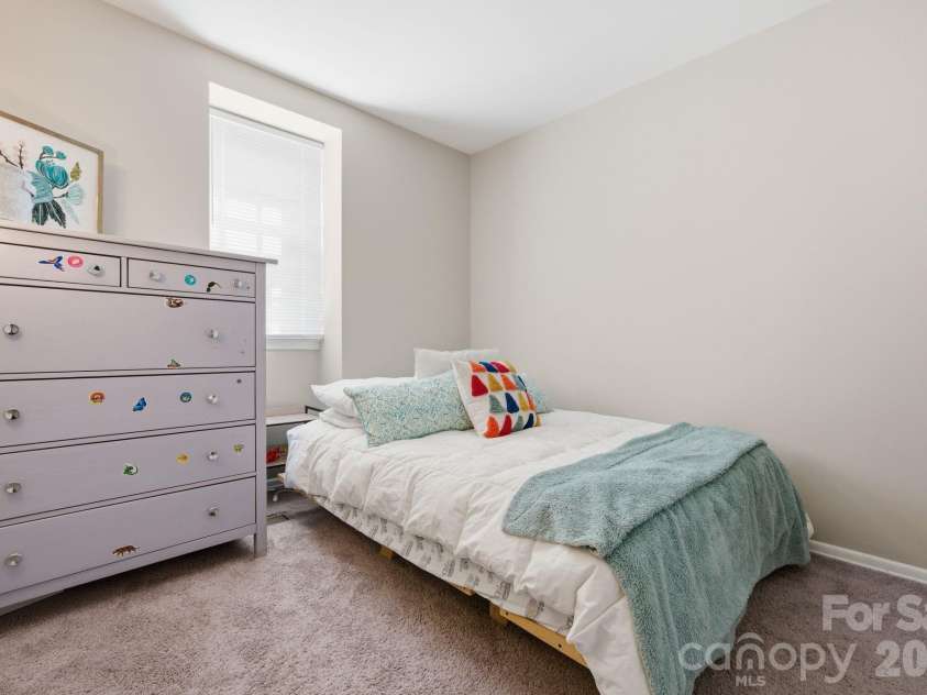 8033 Regent Park Lane, Charlotte, NC 28210.  MLS# CAR4359200, YatesRealty ID 8452. 