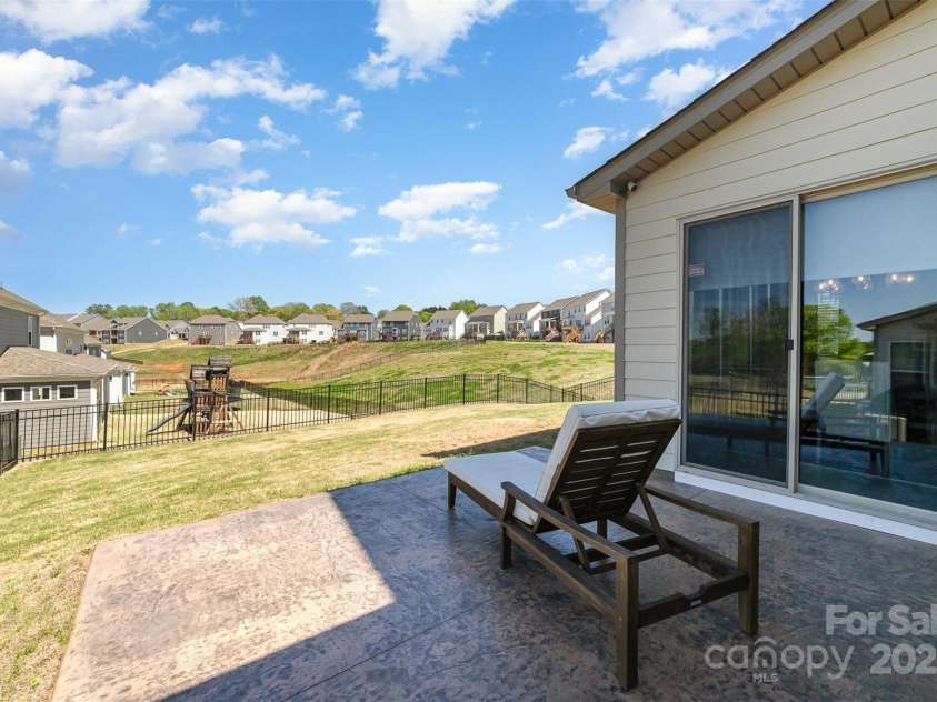 109 Crossvine Drive, Mooresville, NC 28117.  MLS# CAR4246209, YatesRealty ID 8453. 