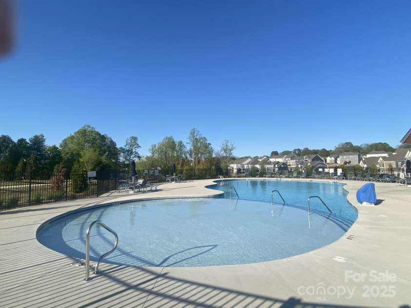 109 Crossvine Drive, Mooresville, NC 28117.  MLS# CAR4246209, YatesRealty ID 8453. 
