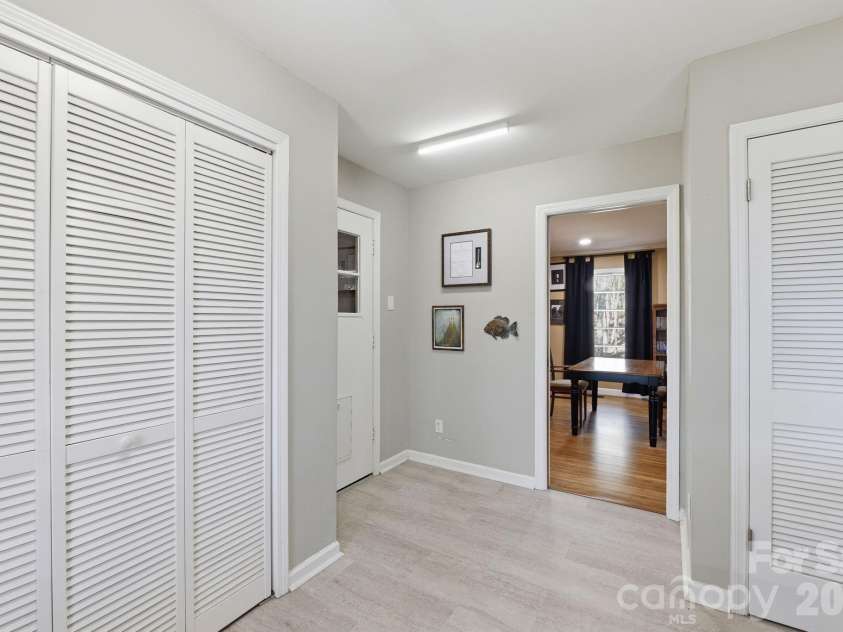 11715 Timber Ridge Road, Charlotte, NC 28213.  MLS# CAR4363078, YatesRealty ID 8453. 