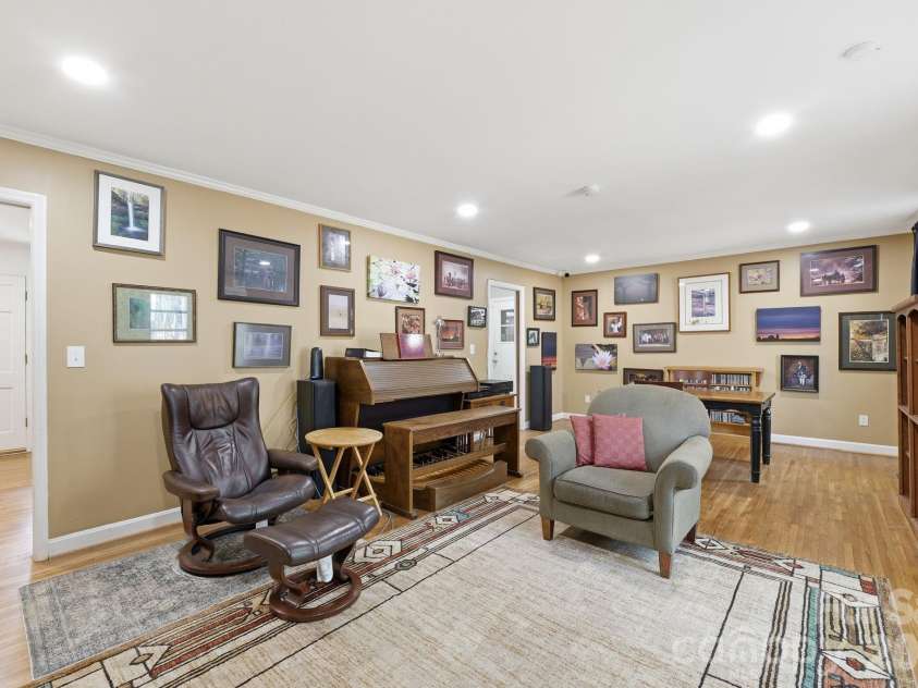 11715 Timber Ridge Road, Charlotte, NC 28213.  MLS# CAR4363078, YatesRealty ID 8453. 