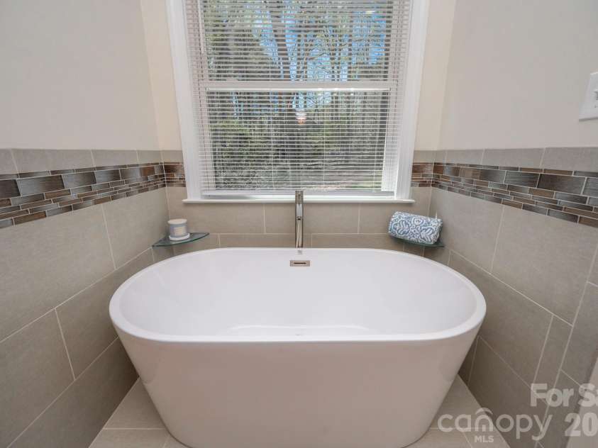 345 Beaten Path Road, Mooresville, NC 28117.  MLS# CAR4363250, YatesRealty ID 8454. 
