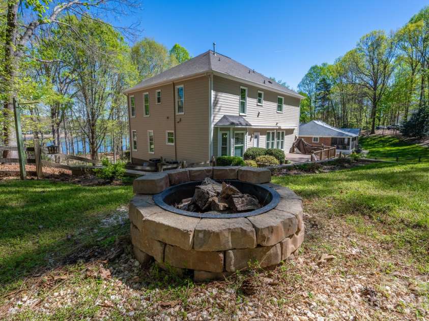 345 Beaten Path Road, Mooresville, NC 28117.  MLS# CAR4363250, YatesRealty ID 8454. 