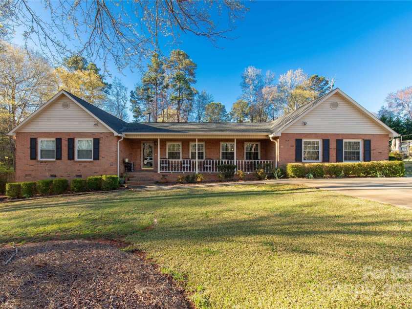 363 Arrowood Avenue, Lancaster, SC 29720.  MLS# CAR4234810, YatesRealty ID 8454. 