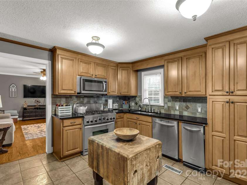 363 Arrowood Avenue, Lancaster, SC 29720.  MLS# CAR4234810, YatesRealty ID 8454. 