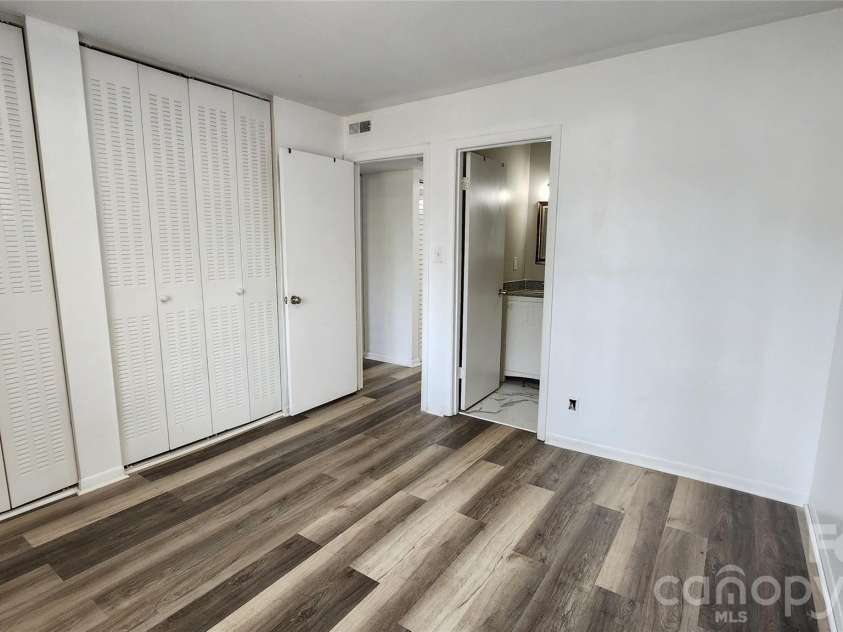 133 Orchard Trace Lane, Charlotte, NC 28213.  MLS# CAR4364475, YatesRealty ID 8455. Primary bed with bath