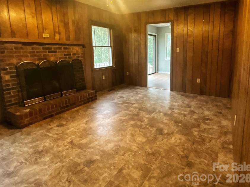 328 Melody Lane, Saluda, NC 28773.  MLS# CAR4282842, YatesRealty ID 8455. Den/Family room