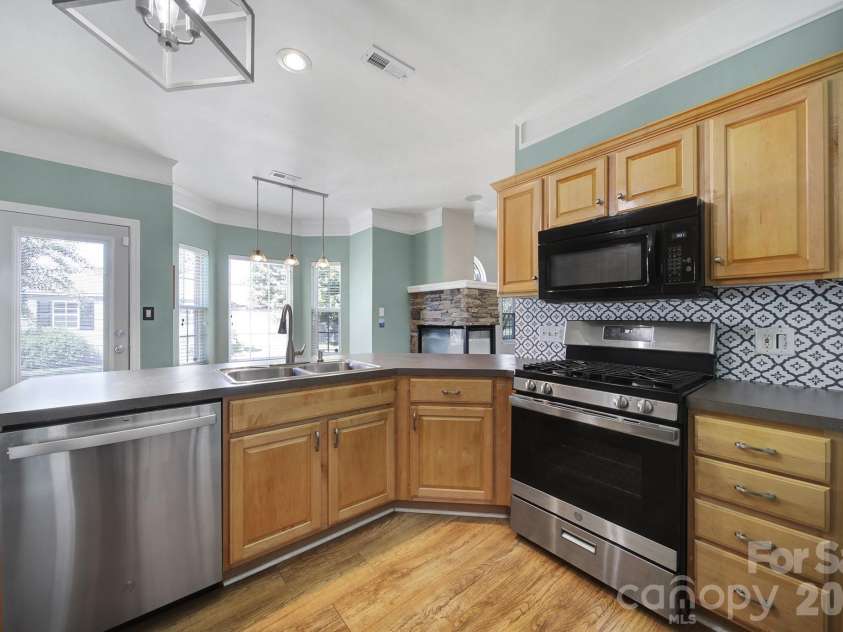 115 Lamplighter Lane, Mooresville, NC 28115.  MLS# CAR4351586, YatesRealty ID 8456. Kitchen