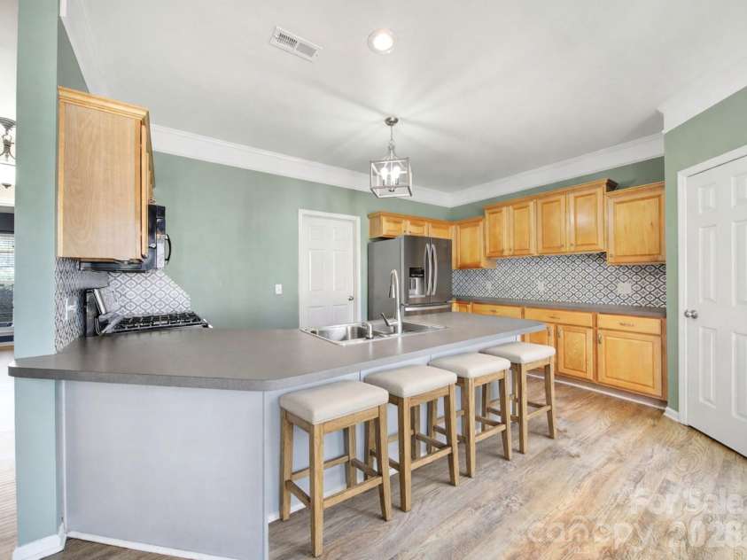 115 Lamplighter Lane, Mooresville, NC 28115.  MLS# CAR4351586, YatesRealty ID 8456. Kitchen