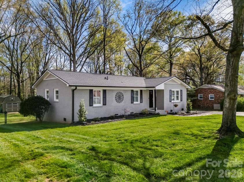 206 Cottage Place, York, SC 29745.  MLS# CAR4360174, YatesRealty ID 8458. 