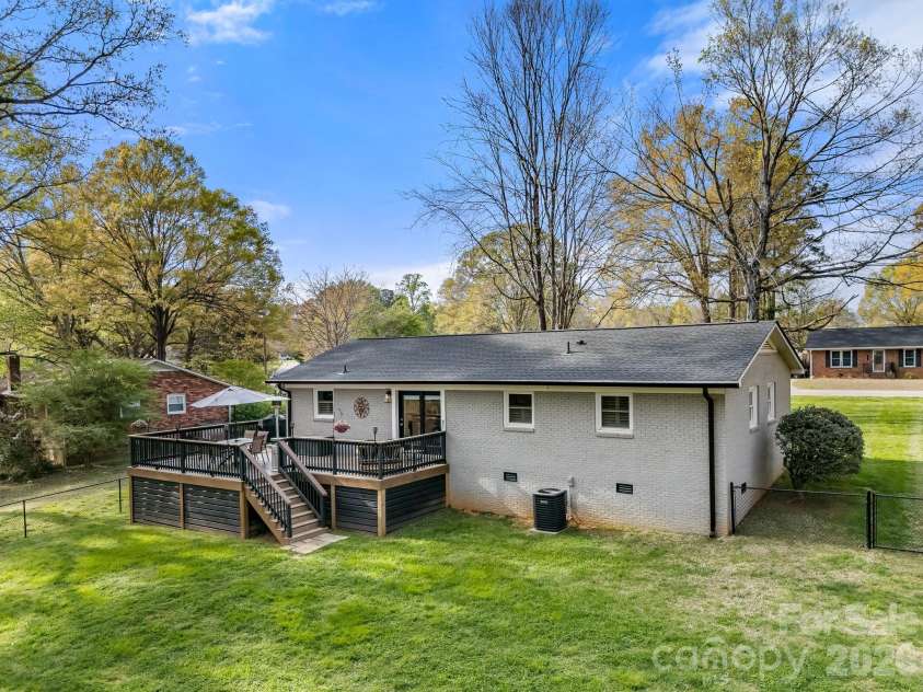 206 Cottage Place, York, SC 29745.  MLS# CAR4360174, YatesRealty ID 8458. 