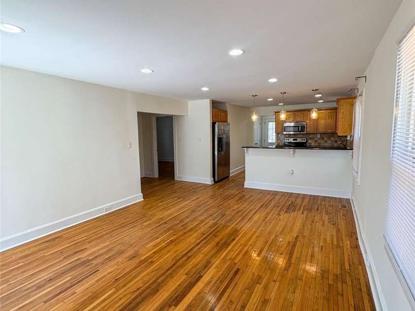 238 Coxe Avenue, Charlotte, NC 28208.  MLS# CAR4215769, YatesRealty ID 8458. 