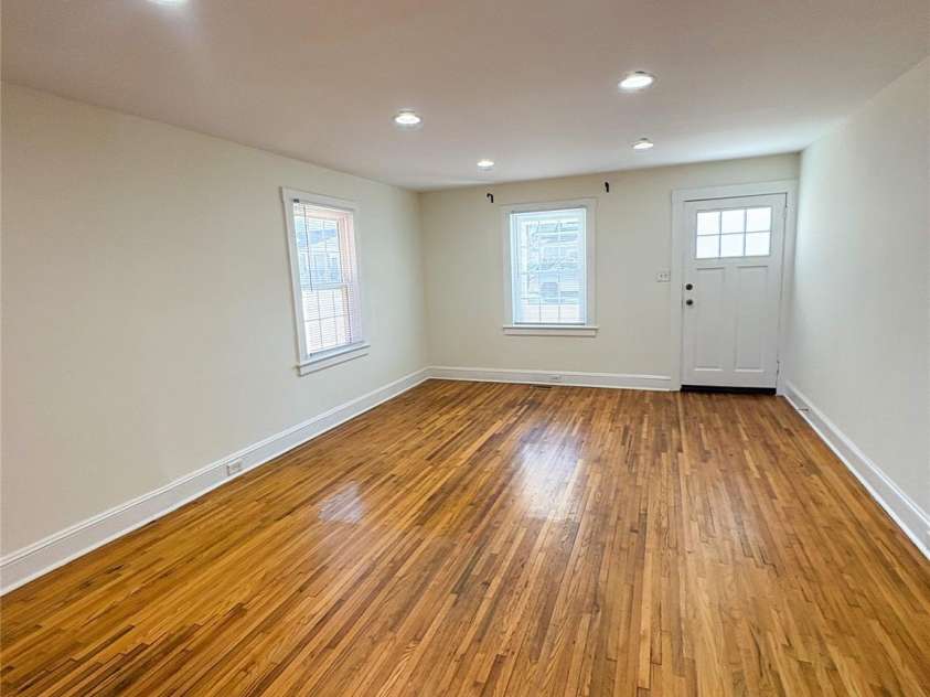 238 Coxe Avenue, Charlotte, NC 28208.  MLS# CAR4215769, YatesRealty ID 8458. 