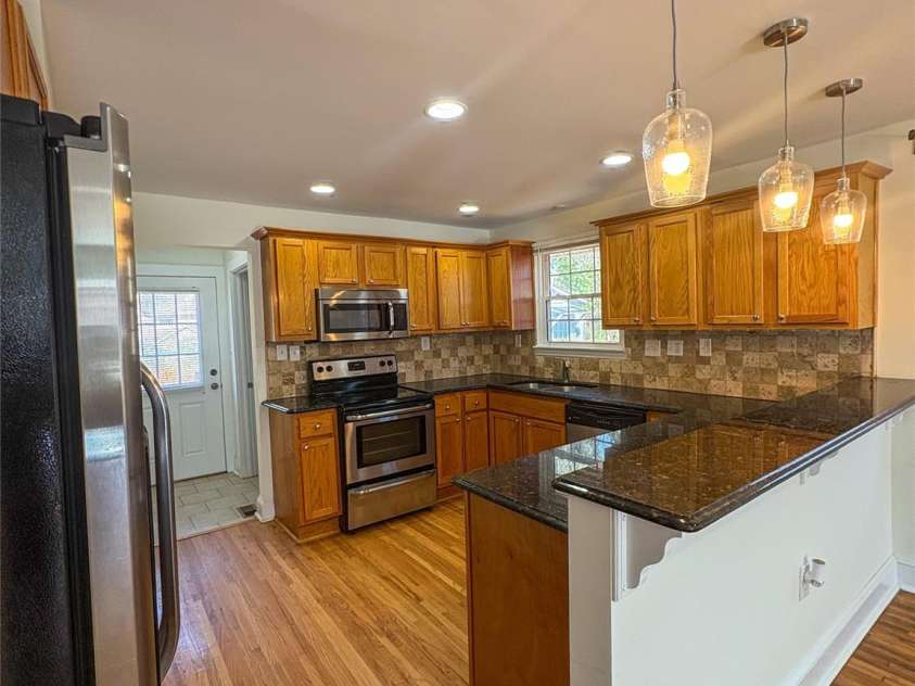 238 Coxe Avenue, Charlotte, NC 28208.  MLS# CAR4215769, YatesRealty ID 8458. 
