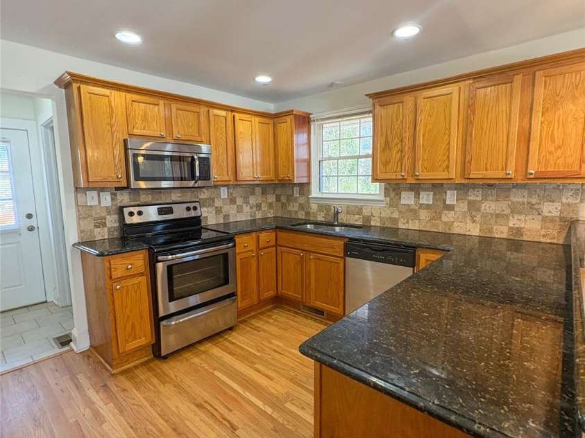 238 Coxe Avenue, Charlotte, NC 28208.  MLS# CAR4215769, YatesRealty ID 8458. 