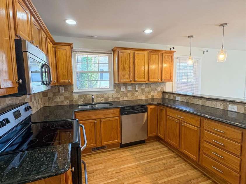 238 Coxe Avenue, Charlotte, NC 28208.  MLS# CAR4215769, YatesRealty ID 8458. 