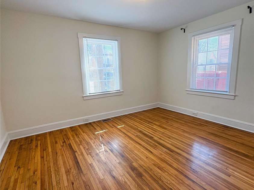 238 Coxe Avenue, Charlotte, NC 28208.  MLS# CAR4215769, YatesRealty ID 8458. 