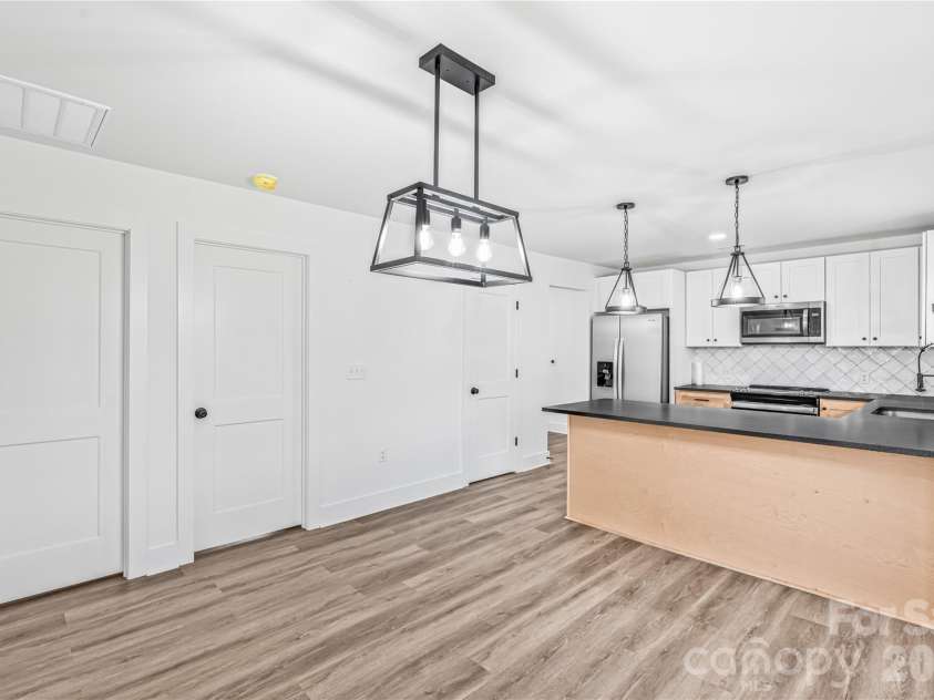 122 Morrison Flats Road, Statesville, NC 28625.  MLS# CAR4363713, YatesRealty ID 8459. 
