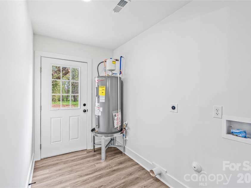 122 Morrison Flats Road, Statesville, NC 28625.  MLS# CAR4363713, YatesRealty ID 8459. 