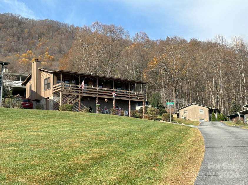 12 Boulder Lane, Maggie Valley, NC 28751.  MLS# CAR4198803, YatesRealty ID 846. 
