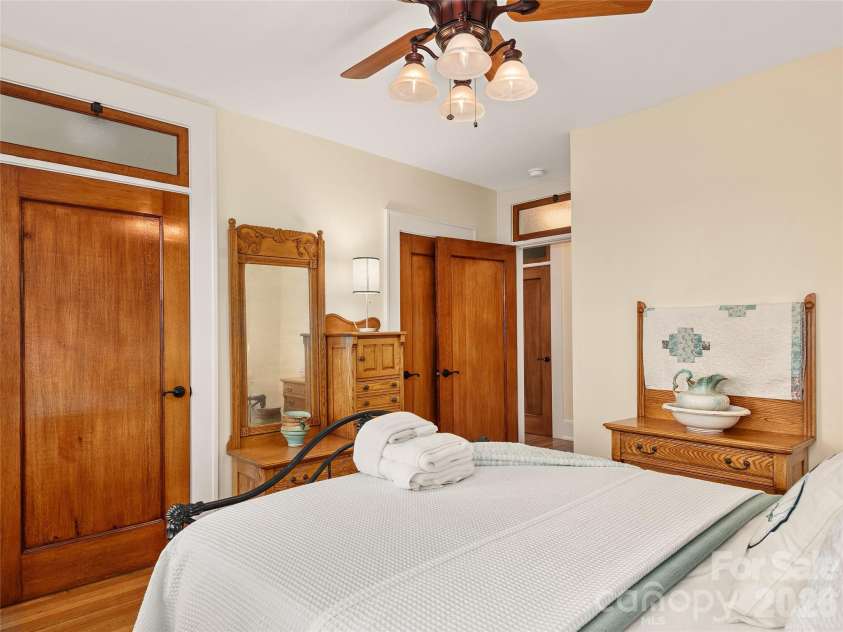 203 6th Avenue, Hendersonville, NC 28739.  MLS# CAR4288242, YatesRealty ID 846. Secondary Bedroom