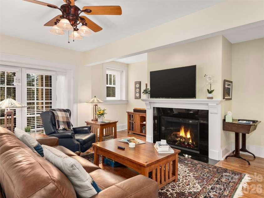 203 6th Avenue, Hendersonville, NC 28739.  MLS# CAR4288242, YatesRealty ID 846. This main-floor unit offers open-floorplan living with upgraded amenities.