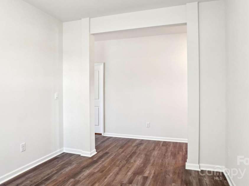 140 Meadow View Drive, Statesville, NC 28677.  MLS# CAR4251502, YatesRealty ID 8460. Actual home formal dining