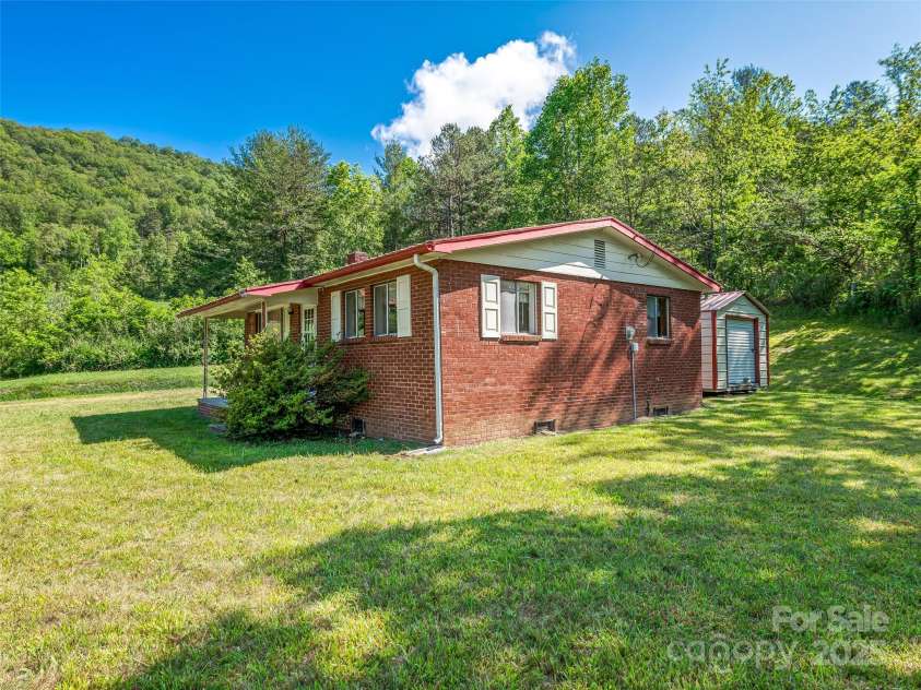 1384 Barnardsville Highway, Barnardsville, NC 28709.  MLS# CAR4251494, YatesRealty ID 8462. 