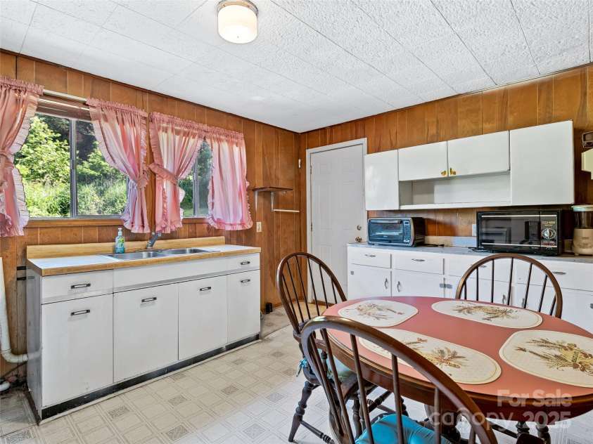 1384 Barnardsville Highway, Barnardsville, NC 28709.  MLS# CAR4251494, YatesRealty ID 8462. 