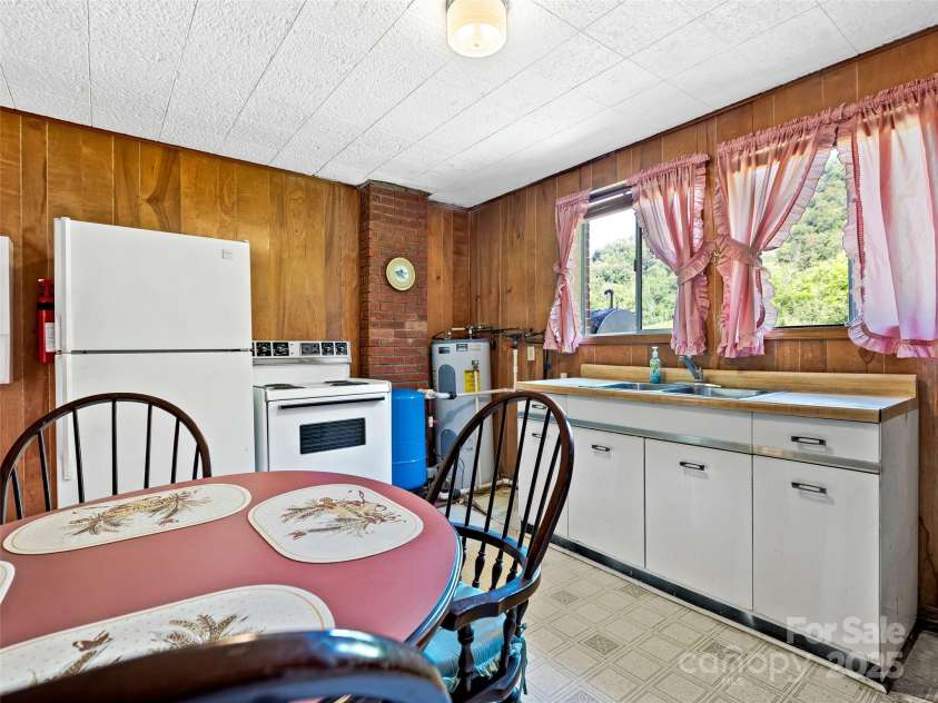 1384 Barnardsville Highway, Barnardsville, NC 28709.  MLS# CAR4251494, YatesRealty ID 8462. 