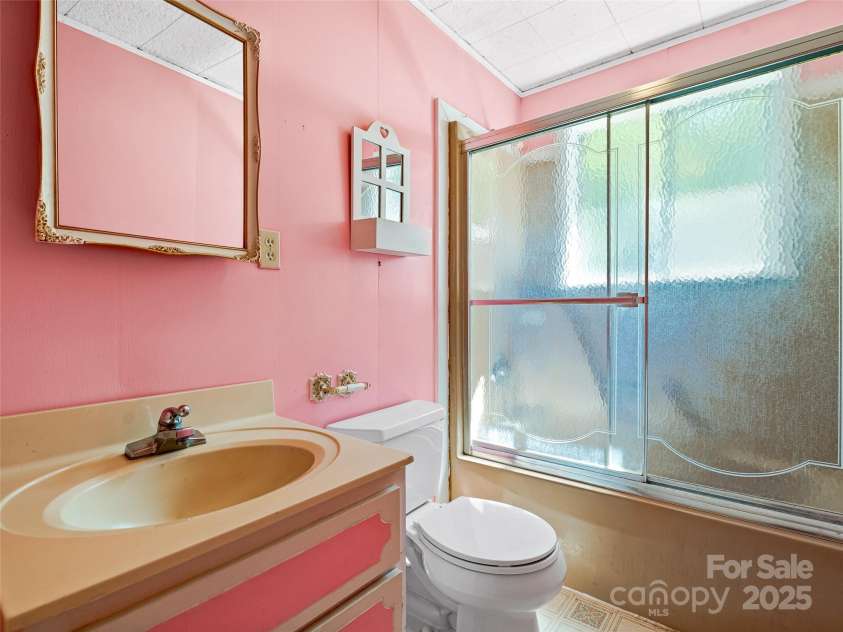 1384 Barnardsville Highway, Barnardsville, NC 28709.  MLS# CAR4251494, YatesRealty ID 8462. 