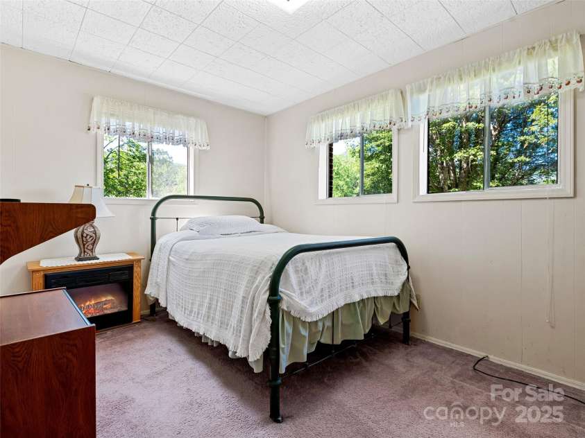 1384 Barnardsville Highway, Barnardsville, NC 28709.  MLS# CAR4251494, YatesRealty ID 8462. 