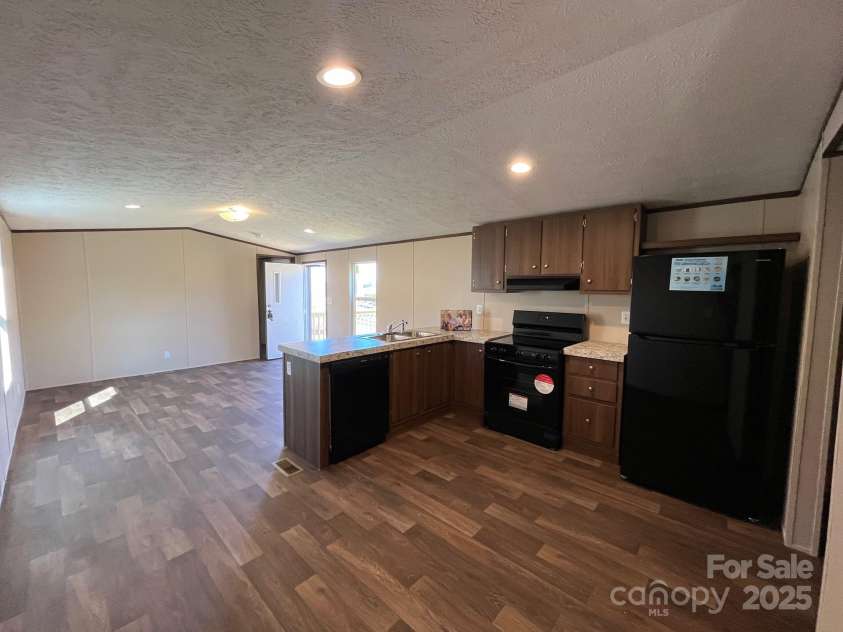 29 Francis Street, Marion, NC 28752.  MLS# CAR4232166, YatesRealty ID 8464. 