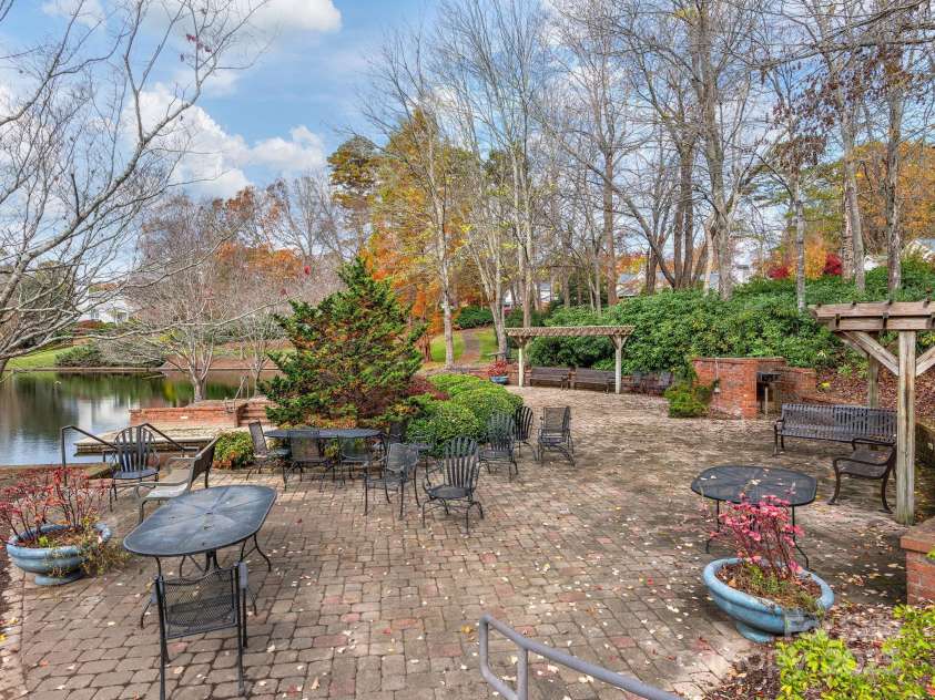 34 Lake Pointe Circle, Hendersonville, NC 28792.  MLS# CAR4204353, YatesRealty ID 8465. 