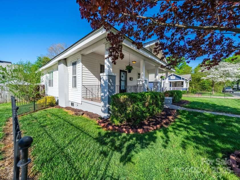 1114 Herrin Avenue, Charlotte, NC 28205.  MLS# CAR4241524, YatesRealty ID 8467. 