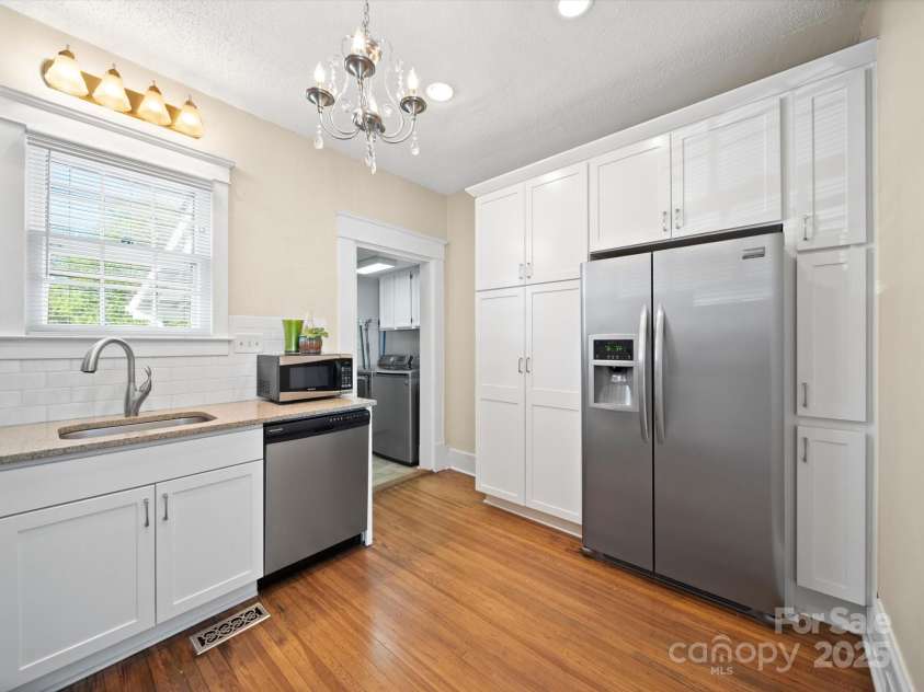 1114 Herrin Avenue, Charlotte, NC 28205.  MLS# CAR4241524, YatesRealty ID 8467. 