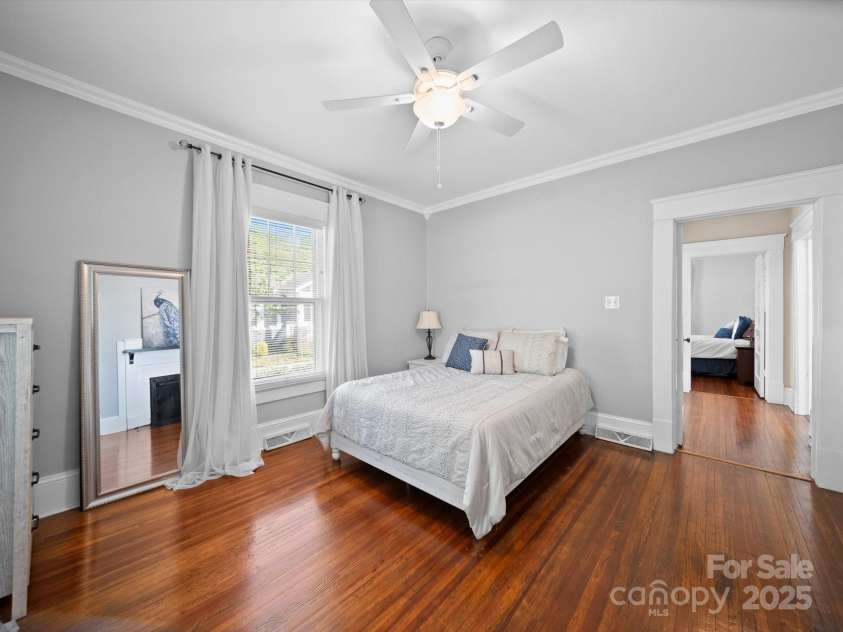 1114 Herrin Avenue, Charlotte, NC 28205.  MLS# CAR4241524, YatesRealty ID 8467. 