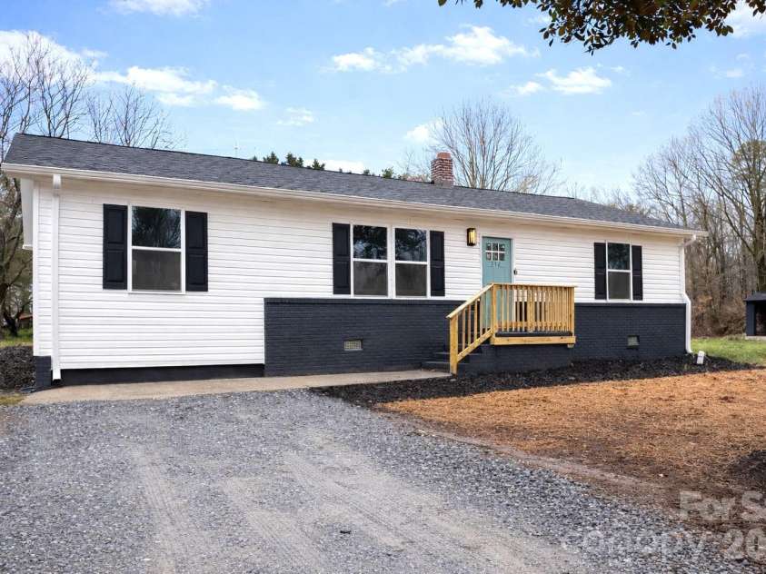 112 Harmony Trail, Gastonia, NC 28056.  MLS# CAR4350947, YatesRealty ID 8467. Welcome Home