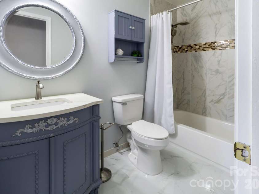 3310 Arbor Pointe Drive, Indian Trail, NC 28079.  MLS# CAR4351300, YatesRealty ID 8468. Beautiful bathroom