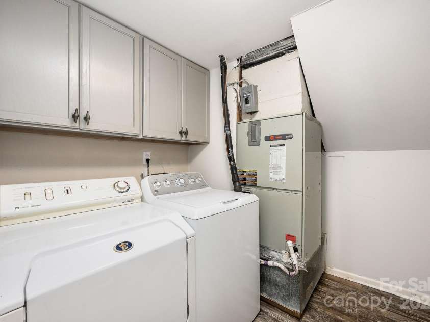 8936 Rittenhouse Circle, Charlotte, NC 28270.  MLS# CAR4248901, YatesRealty ID 8468. 