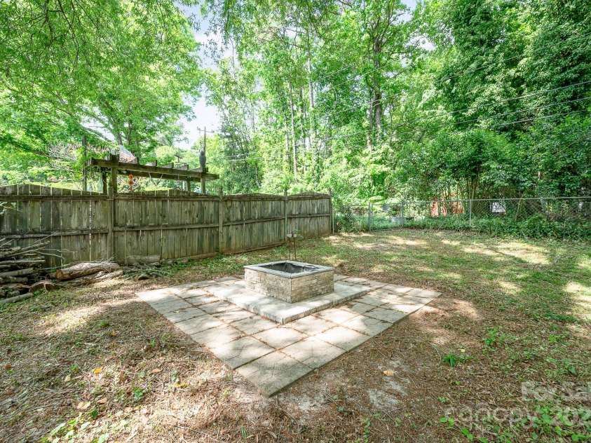 8936 Rittenhouse Circle, Charlotte, NC 28270.  MLS# CAR4248901, YatesRealty ID 8468. 